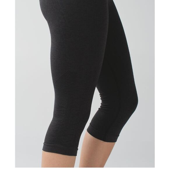 Lululemon In The Flow Crop II Heathered Black Size 4 - Picture 1 of 10